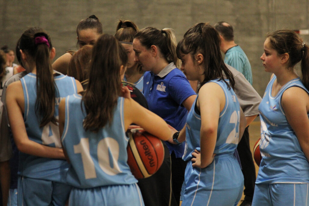 Fetele de la Smart Basketball Team și LAPI Dej  se pregătesc pentru ultimele meciuri din sezon.